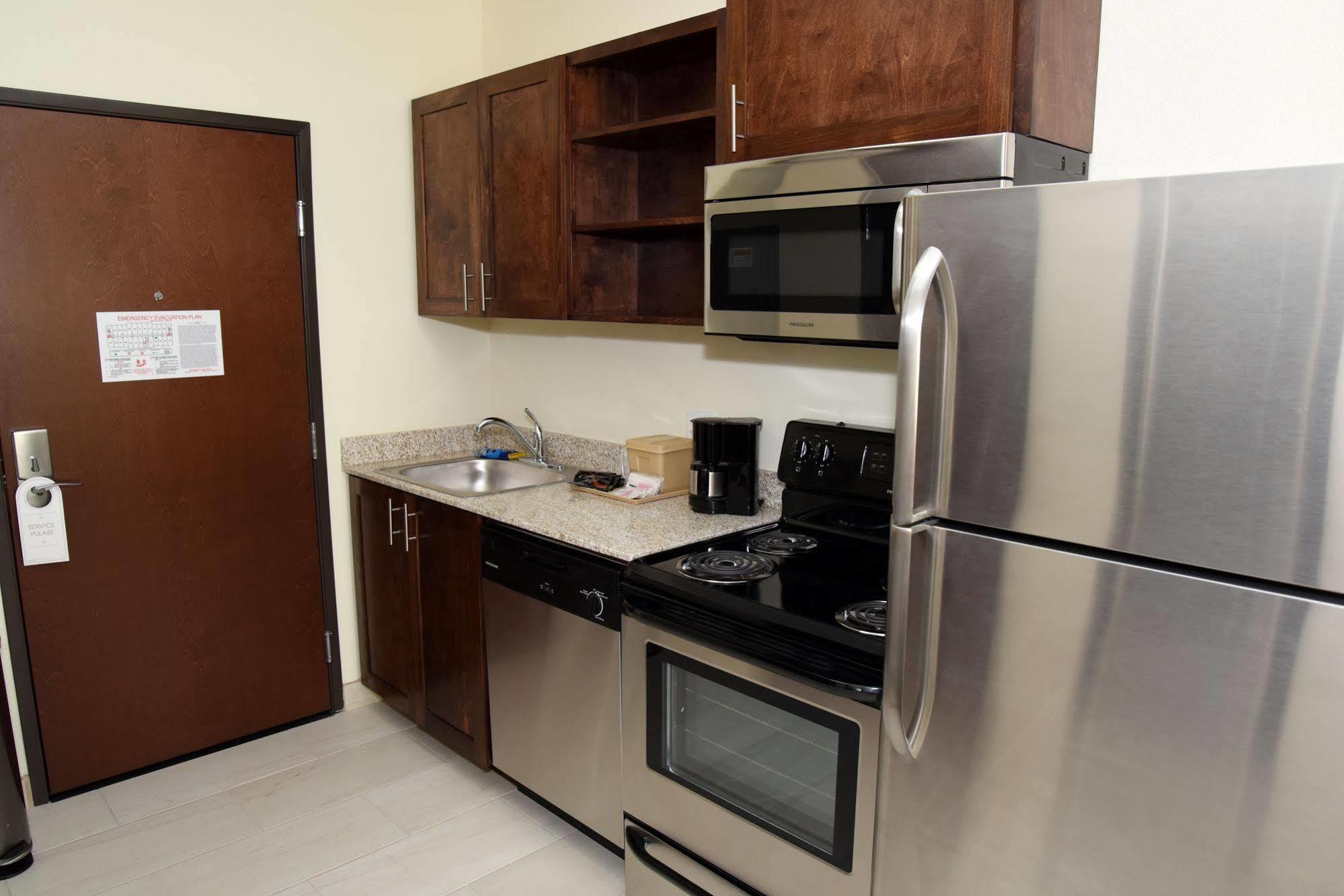 Home Away Kitchen Suites Enid Exteriör bild